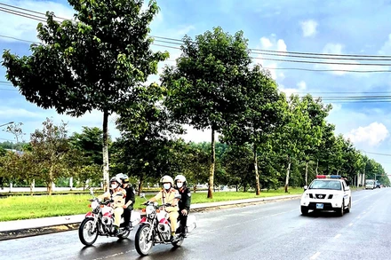 Lực lượng chức năng tuần tra bảo vệ “vùng xanh” tại TP Long Khánh, tỉnh Đồng Nai.