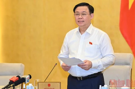 Chủ tịch Quốc hội Vương Đình Huệ phát biểu bế mạc phiên họp. (Ảnh: DUY LINH)