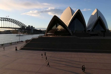 Lệnh giới nghiêm tại các điểm nóng dịch Covid-19 ở Sydney sẽ được dỡ bỏ từ đêm nay. (Ảnh: Reuters)