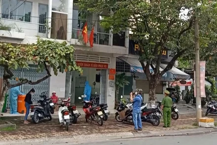 Các đối tượng được đưa về trụ sở Công an phường Quang Vinh.