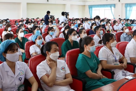 Hơn 200 cán bộ, y, bác sĩ tỉnh Bắc Ninh hỗ trợ thành phố Hà Nội phòng, chống dịch Covid-19