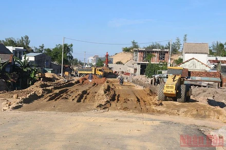 Khẩn trương thi công tuyến nối từ đường ven biển 129 lên quốc lộ 1A.