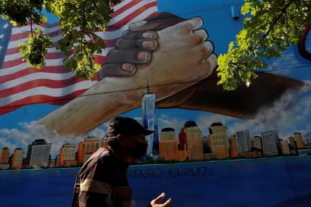 Bức tranh tưởng niệm nạn nhân của sự kiện 11/9 tại thành phố New York, Mỹ. (Ảnh: Reuters)