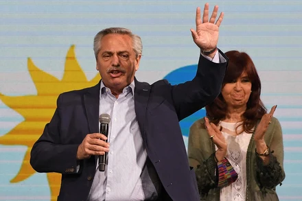 Tổng thống Argentina Alberto Fernandez phát biểu tại Buenos Aires ngày 13/9. (Ảnh: AFP/TTXVN)