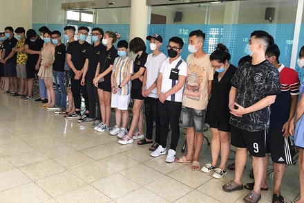 Các đối tượng vi phạm.