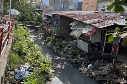 Kênh Hy Vọng, quận Tân Bình bị lấn chiếm, ô nhiễm nghiêm trọng cần cải tạo, chỉnh trang.