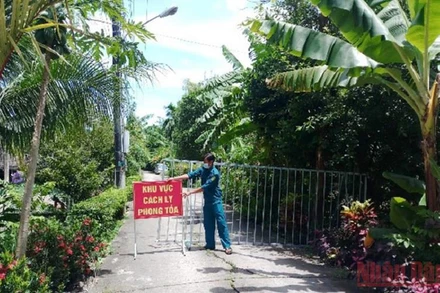 Thiết lập vùng cách ly y tế ở ấp Long Hòa 2, xã Long Phú, thị xã Long Mỹ.