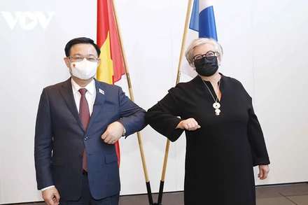 Chủ tịch Quốc hội Phần Lan Anu Vehvilainen đã chủ trì lễ đón chính thức Chủ tịch Quốc hội Vương Đình Huệ. (Ảnh: VOV)