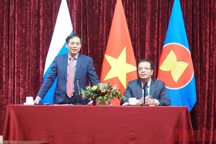 Bộ trưởng Ngoại giao Việt Nam Bùi Thanh Sơn thông tin về tình hình trong nước. (Ảnh: QUẾ ANH)