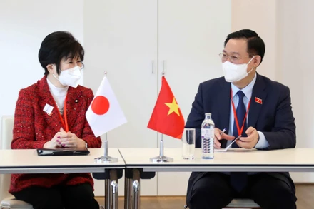 Chủ tịch Quốc hội Vương Đình Huệ hội kiến Chủ tịch Thượng viện Nhật Bản. (Nguồn: Cổng thông tin Quốc hội)