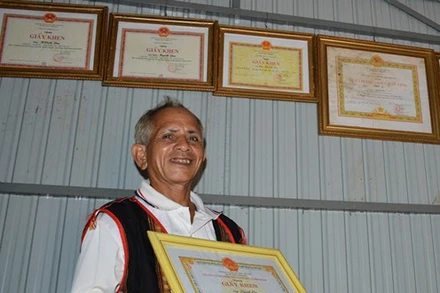 Già làng Kpuih Peo.