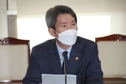Bộ trưởng Bộ Thống nhất Hàn Quốc Lee In-young phát biểu trong một cuộc họp trực tuyến liên Triều tại Seoul, ngày 24/9/2021. (Ảnh: Yonhap)