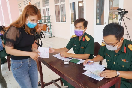 Công dân trở về Sóc Trăng phải khai báo và cách ly y tế 14 ngày.