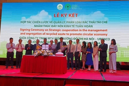 Ký biên bản hợp tác chiến lược quản lý, phân loại rác thải tái chế nhằm thúc đẩy kinh tế tuần hoàn.
