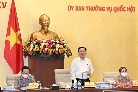 Chủ tịch Quốc hội Vương Đình Huệ phát biểu ý kiến tại cuộc làm việc. (Ảnh: DUY LINH) 