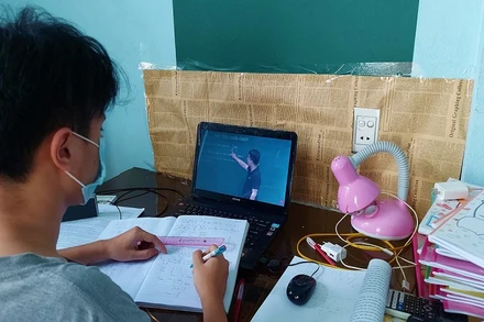 Sở Giáo dục- Đào tạo Quảng Bình khuyến khích học sinh nơi có điều kiện học bằng hình thức trực tuyến.