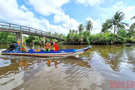 Cà Mau tăng cường tuần tra, kiểm soát tuyến đường thủy.