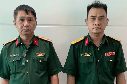 2 đối tượng giả mạo sĩ quan quân đội.