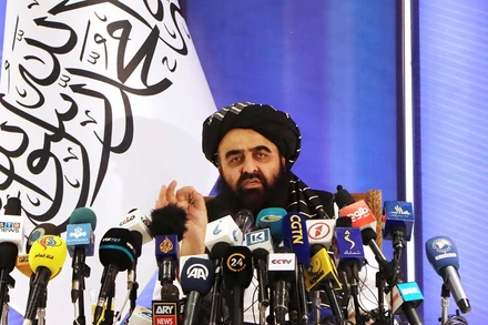 Quyền Ngoại trưởng của Chính phủ lâm thời mới thành lập tại Afghanistan Amir Khan Muttaqi phát biểu tại một cuộc họp báo ở Kabul, Afghanistan, ngày 14/9/2021. (Ảnh: Reuters)