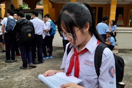 Học sinh TP Hồ Chí Minh tham gia kỳ thi tuyển sinh lớp 10 năm học 2020-2021.
