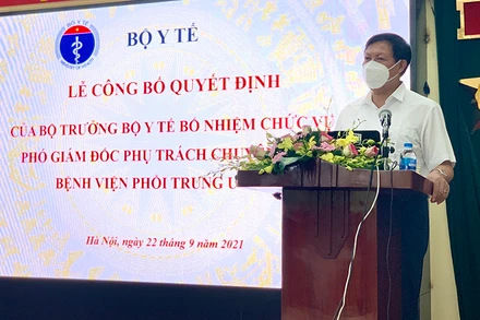 Thứ trưởng Y tế Đỗ Xuân Tuyên phát biểu tại hội nghị.