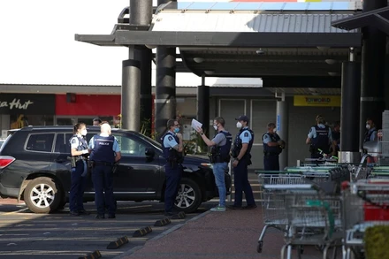 Cảnh sát có mặt tại hiện trường vụ tấn công ngày 3/9. (Ảnh: Reuters)