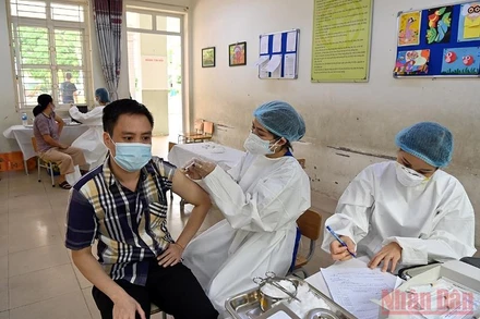 Địa bàn Hà Nội đã tiêm được hơn 6,7 triệu mũi vaccine (Ảnh: NDĐT)