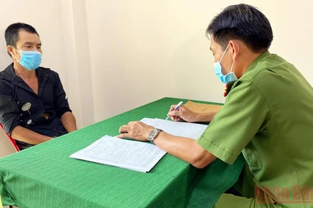 Đối tượng Đông tại cơ quan Công an. (Ảnh do cơ quan Công an cung cấp)