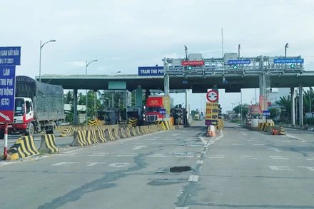 Trạm thu phí BOT cầu Rạch Miễu thu phí trở lại sau 2 tháng ngưng hoạt động vì Covid-19.