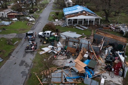 Hậu quả do bão gây ra tại Golden Meadow, Louisiana. (Ảnh: Reuters)
