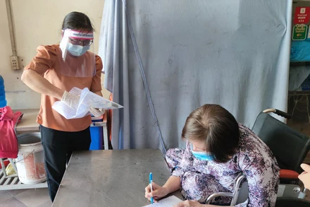 Phường 11, quận Bình Thạnh chi hỗ trợ cho lao động tự do trong đợt 1.