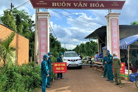 Các ngành chức năng của huyện Cư Kuin đang nỗ lực kiểm soát, khống chế dịch Covid-19 trên địa bàn.