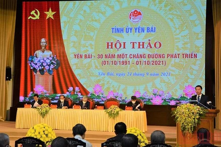 Quang cảnh hội thảo “Yên Bái - 30 năm một chặng đường phát triển”.