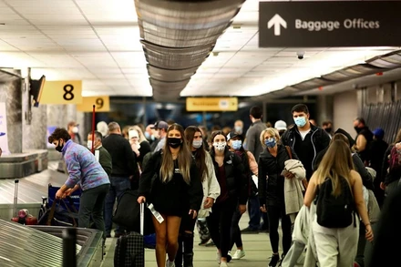 Bên trong một sân bay tại TP Denver, bang Colorado, Mỹ, tháng 11/2020. (Ảnh: Reuters)