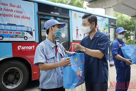 "Túi an sinh công đoàn" chứa đựng tình cảm, sự quan tâm, chăm lo kịp thời của tổ chức Công đoàn Thủ đô tới người lao động. 