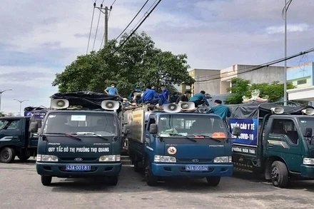 Hàng hóa từ Quảng Nam ra vẫn tập kết bình thường tại các chốt giữa hai địa phương.