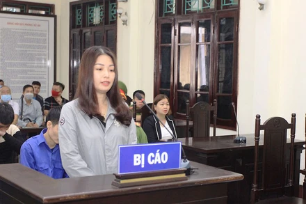 Bị can Hoàng Thị Ánh Nguyệt, kẻ chủ mưu đánh người tố cáo.