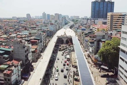 Đường vành đai 2 trên cao sắp được đưa vào khai thác.