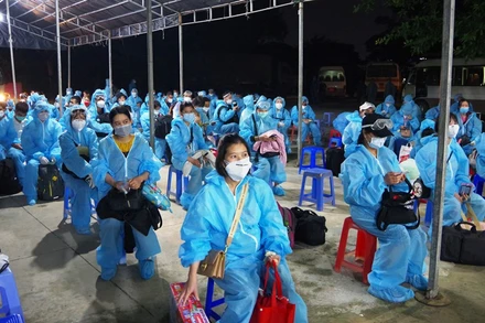 Các công dân hoàn thành thời gian cách ly tại Trường quân sự tỉnh Sóc Trăng.