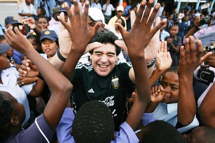 Ở Maradona có những yếu tố con người nhất trong số các vị thần. (Nguồn: Shutterstock)