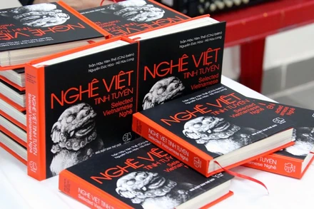 Ra mắt sách “Nghê Việt tinh tuyển”.