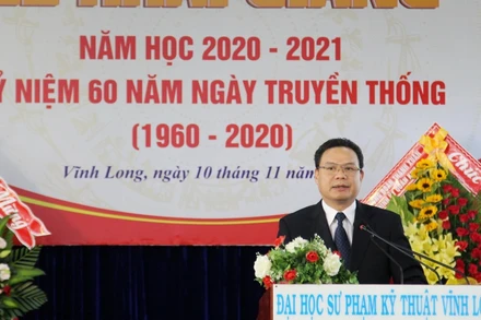 Thứ trưởng Lê Văn Thanh phát biểu tại Lễ kỷ niệm 60 năm ngày truyền thống nhà trường. 