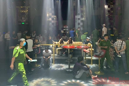 Hiện trường phát hiện 74 khách trong quán bar dương tính với ma túy.
