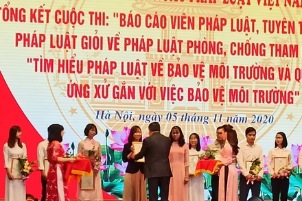 Trao giải cho các cá nhân xuất sắc của cuộc thi.