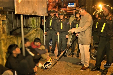 Một số đối tượng tham gia hỗn chiến bị lực lượng Công an bắt giữ tại hiện trường.