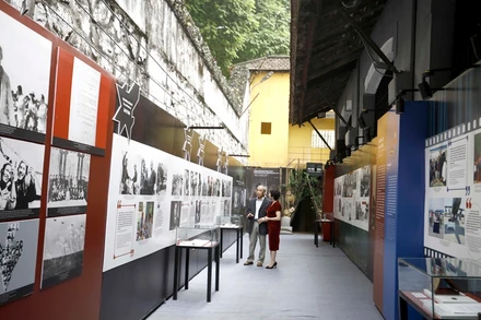 Ôn lại quá khứ hào hùng.