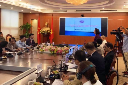 Hội thảo chia sẻ “Ứng dụng khoa học công nghệ trong việc phòng, chống và điều trị Covid-19”.