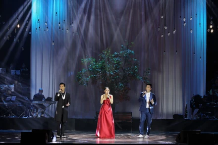 Sân khấu cung Việt Xô sáng đèn trở lại với “Thu hát cho người”