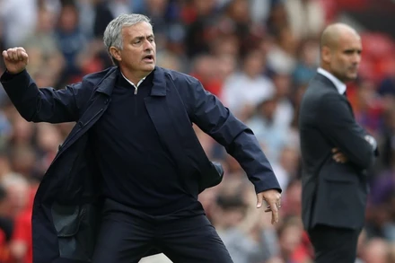 Mourinho đang khởi đầu mùa giải rực rỡ hơn Guardiola.