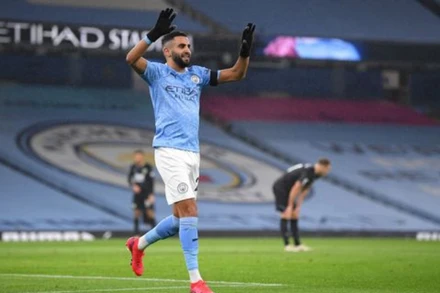 R. Mahrez lập cú hat-trick cho Man City.